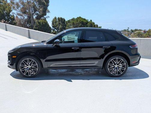 2025 Porsche Macan AWD