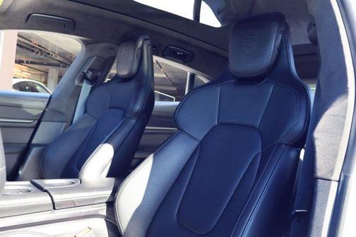 2022 Porsche Taycan 4