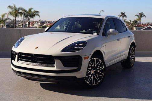 2025 Porsche Macan AWD