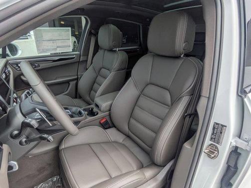 2025 Porsche Macan S