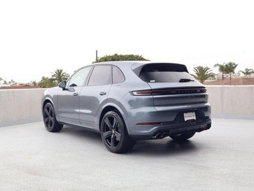 Vanadium Grey Metallic 2026 Porsche Cayenne Cayenne