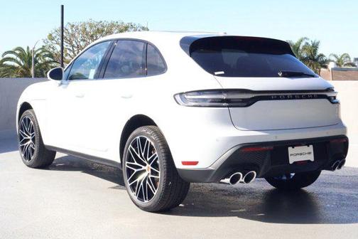 2026 Porsche Macan AWD