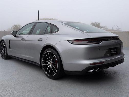 2022 Porsche Panamera 4S