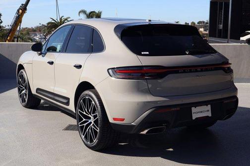 2026 Porsche Macan AWD