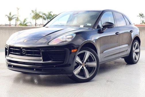 2025 Porsche Macan AWD