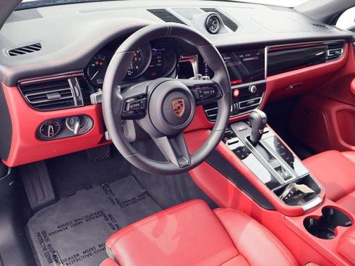 2025 Porsche Macan Macan