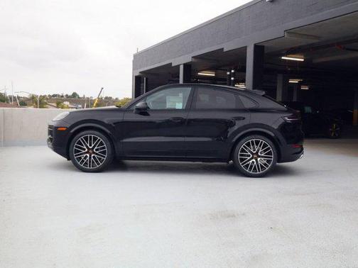 Chromite Black Metallic 2026 Porsche Cayenne Cayenne