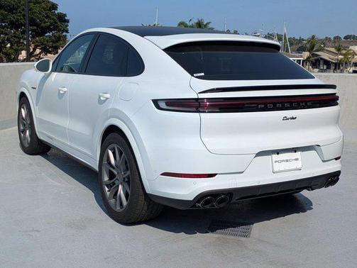 2025 Porsche Cayenne Turbo