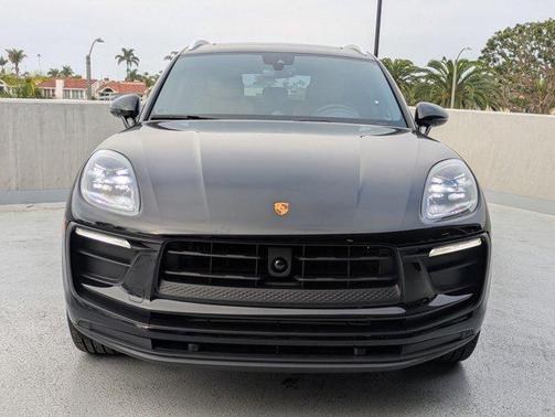 2026 Porsche Macan AWD