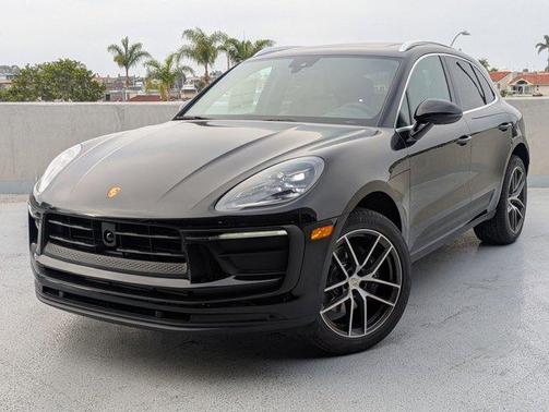 2026 Porsche Macan AWD
