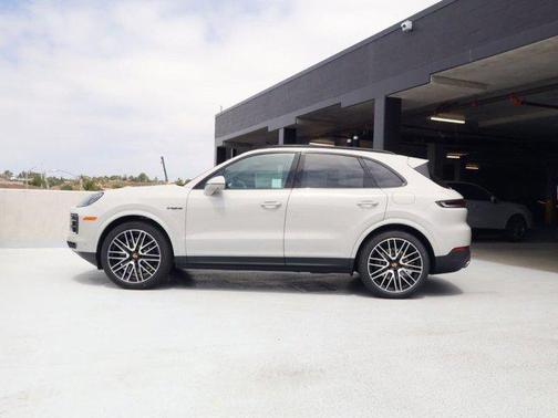 Chalk 2026 Porsche Cayenne Cayenne E-Hybrid
