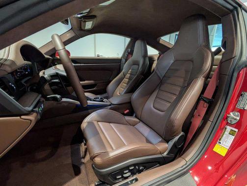 2025 Porsche 911 Carrera