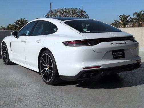 2023 Porsche Panamera Turbo S