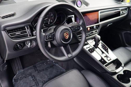 2025 Porsche Macan AWD