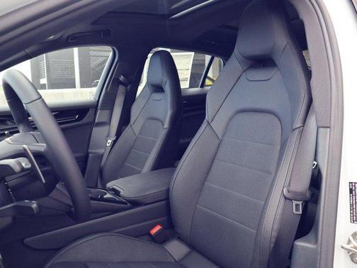 2026 Porsche Panamera RWD