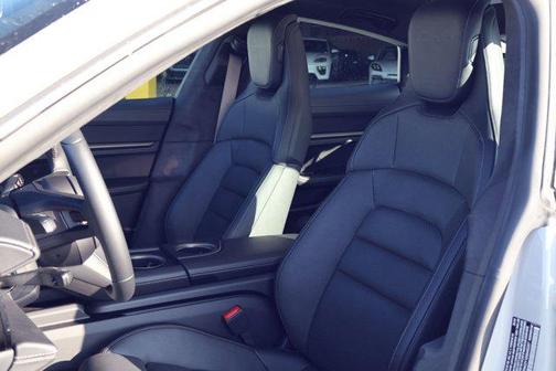 2025 Porsche Taycan Turbo