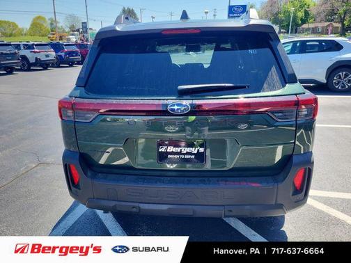 Deep Emerald Green Pearl 2026 Subaru Outback Premium