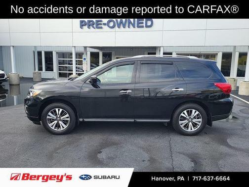 2017 Nissan Pathfinder SL