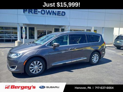 Granite Crystal Metallic Clearcoat 2018 Chrysler Pacifica Touring-L