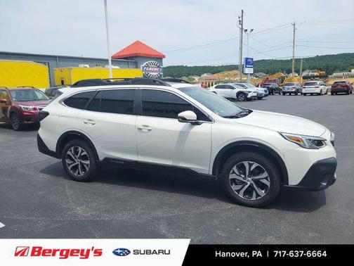 Crystal White Pearl 2022 Subaru Outback Limited