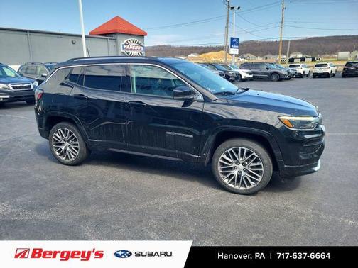 Diamond Black Crystal Pearlcoat 2022 Jeep Compass Limited