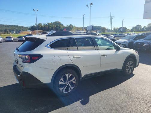Crystal White Pearl 2020 Subaru Outback Touring XT