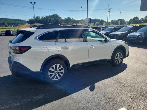 Crystal White Pearl 2022 Subaru Outback Premium