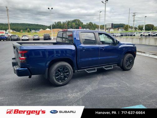 Deep Blue Pearl 2022 Nissan Frontier SV