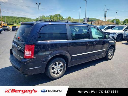 Blackberry Pearlcoat 2010 Chrysler Town & Country Touring