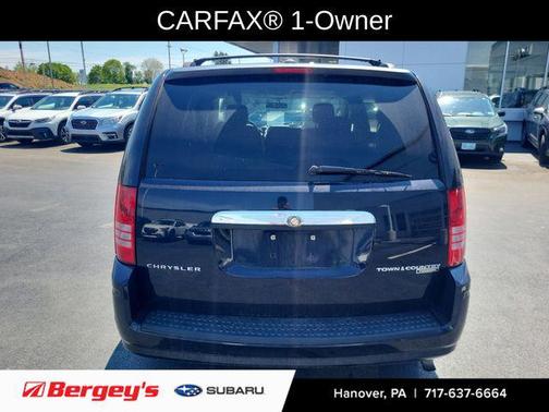 Blackberry Pearlcoat 2010 Chrysler Town & Country Touring