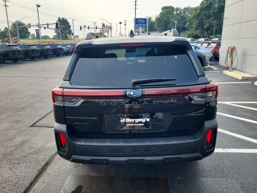Crystal Black Silica 2026 Subaru Outback Premium