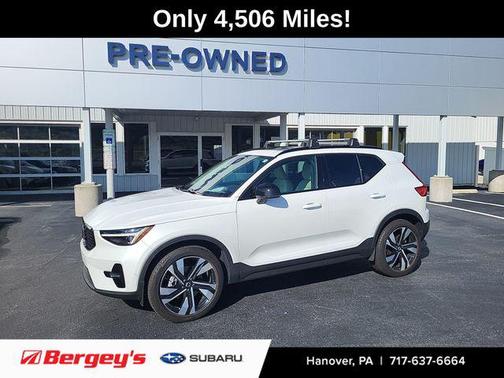 Crystal White Metallic 2024 Volvo XC40 B5 Ultimate Dark Theme