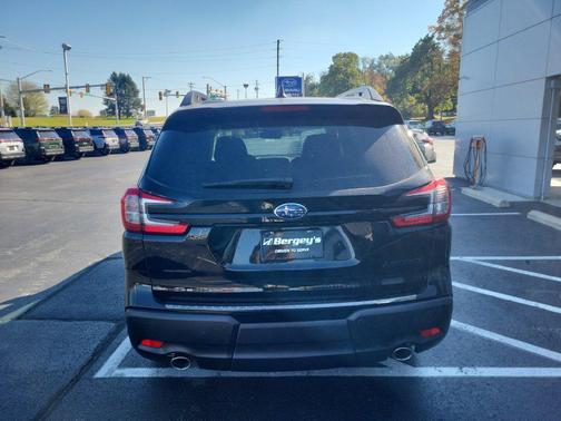 Crystal Black Silica 2027 Subaru Ascent Premium 7-Passenger