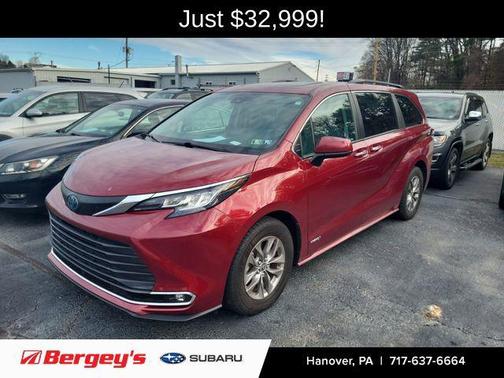 2021 Toyota Sienna XLE 8 Passenger