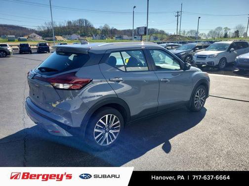 Boulder Gray Pearl 2021 Nissan Kicks SV