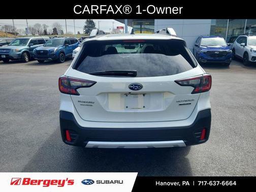 Crystal White Pearl 2022 Subaru Outback Touring