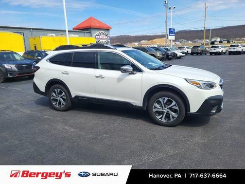 Crystal White Pearl 2022 Subaru Outback Touring