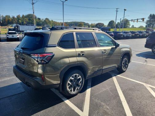Autumn Green Metallic 2026 Subaru Forester Premium