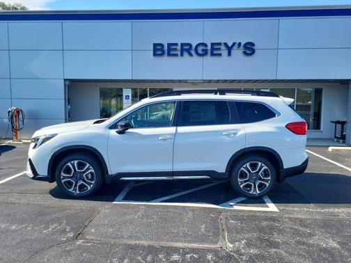 Crystal White Pearl 2027 Subaru Ascent Limited 7-Passenger