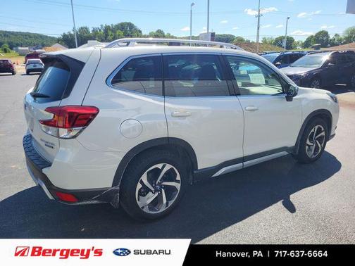 Crystal White Pearl 2023 Subaru Forester Touring