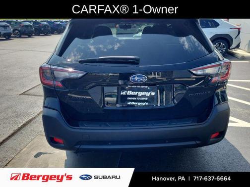 Crystal Black Silica 2025 Subaru Outback Onyx Edition