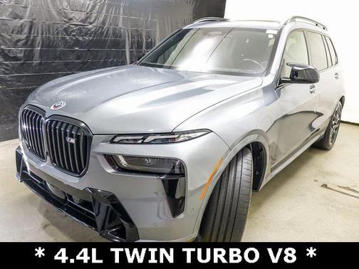 2023 BMW X7 M60i