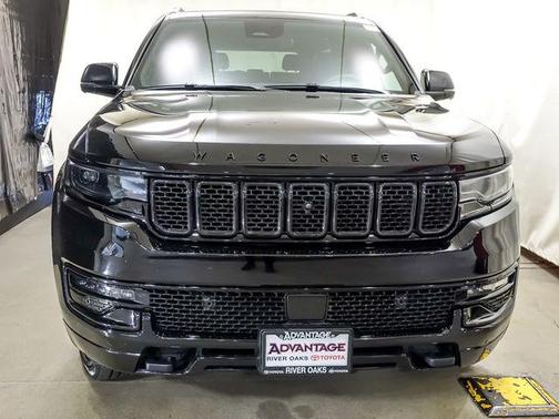 Diamond Black Crystal Pearlcoat 2024 Jeep Wagoneer Series II
