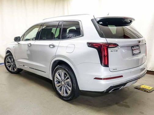 Crystal White Tricoat 2023 Cadillac XT6 Premium Luxury AWD