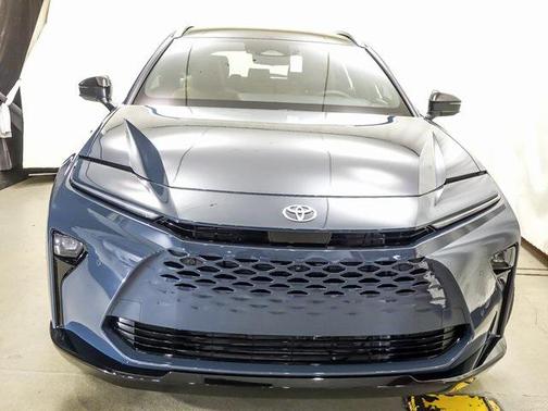 2025 Toyota Crown Signia Limited