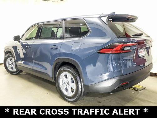 2025 Toyota Highlander LE