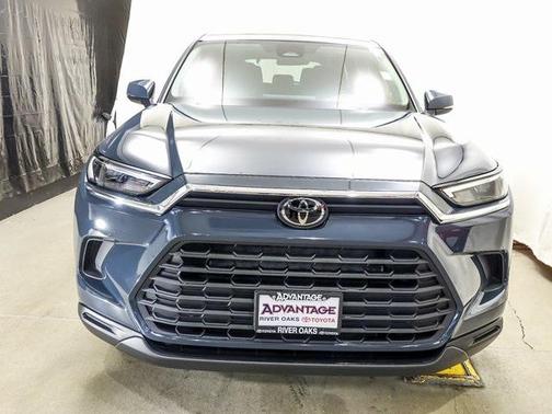 2025 Toyota Highlander LE