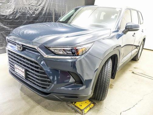 2025 Toyota Highlander LE