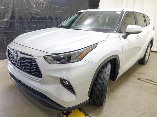 2023 Toyota Highlander LE