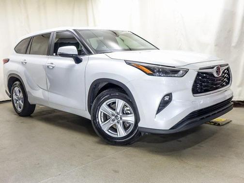 2023 Toyota Highlander LE